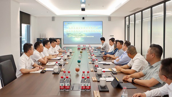 岳文彦一行造访宁波力勤资源董事长蔡建勇